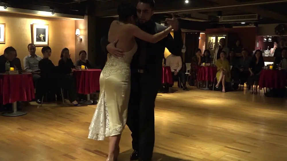 Video thumbnail for Jonathan Saavedra & Clarisa Aragón 2017 in Taipei 3/3 - “Qué importa”