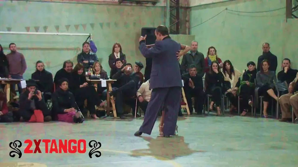 Video thumbnail for Horacio Pebete Godoy y Karina Colmeiro "Chique" en La Milonga del Moran Jun 2011