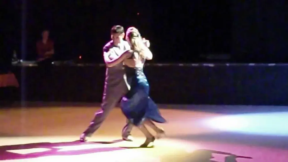 Video thumbnail for Julia et Andres Ciafardini - El Puntazo - Juan D'Arienzo y su Orquesta Típica