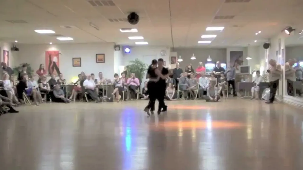 Video thumbnail for Eugenia Usandivaras y Leo Calvelli Patetico TangoTango 20130406