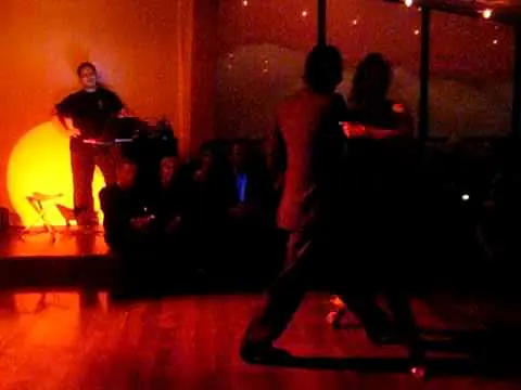 Video thumbnail for Virginia Uva y Cesar Agazzi - Retro Palavas - Show 2