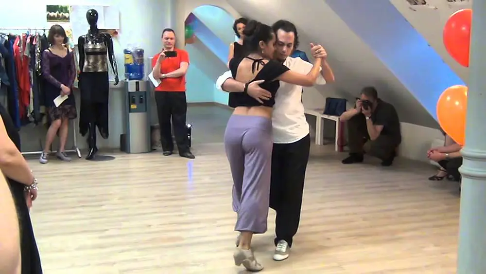 Video thumbnail for Juan Alba y Marianna Soler, DNI tango. Nevskaya milonga. Танго. Музыкальность и украшения