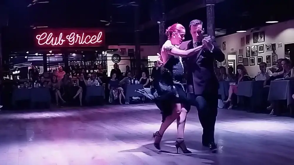 Video thumbnail for Vanesa Villalba & Facundo Piñero - El Látigo