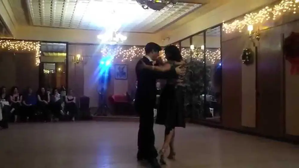 Video thumbnail for Argentine Tango: Dominic Bridge & Cecilia Piccinni - Puente alsina