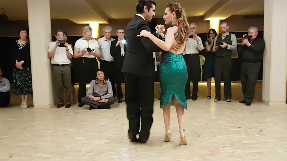 Video thumbnail for German Ballejo & Magdalena Gutierrez ❤_ Champions du monde de "Tango de pista" à B.A. 2017 _ Nantes