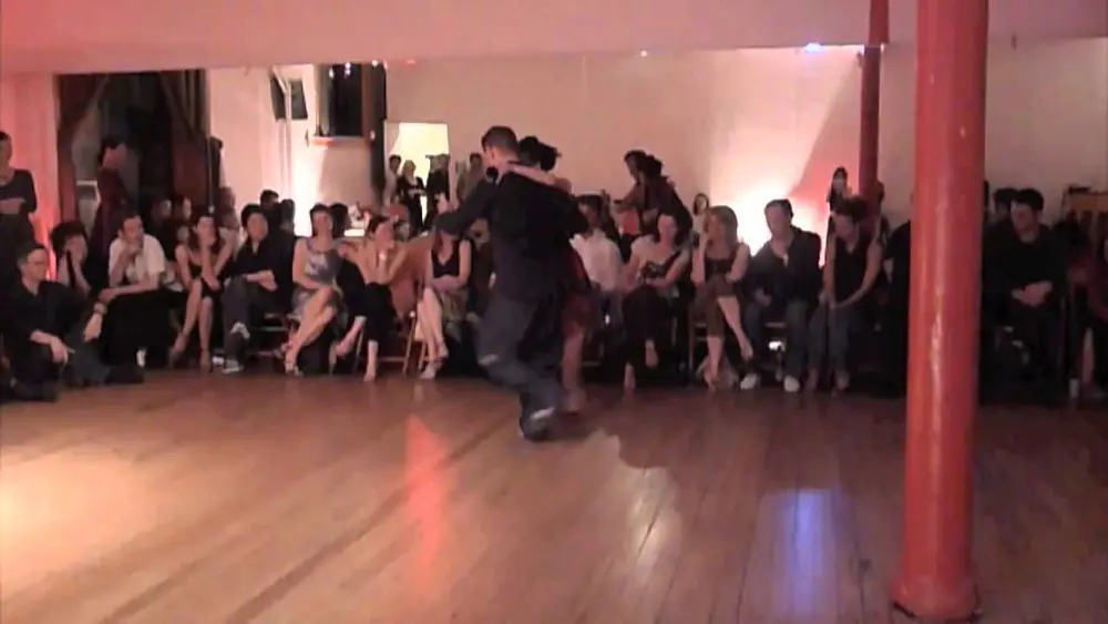 Video thumbnail for Luna Palacios & Santiago Steele dance 'No Hay Tierra Como La Mia' at the Práctilonga Marathon