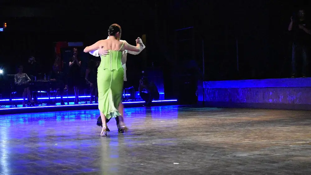 Video thumbnail for Indio Manso - Sebastian Missé & Andrea Reyero Athens 1/6/2018 1/4