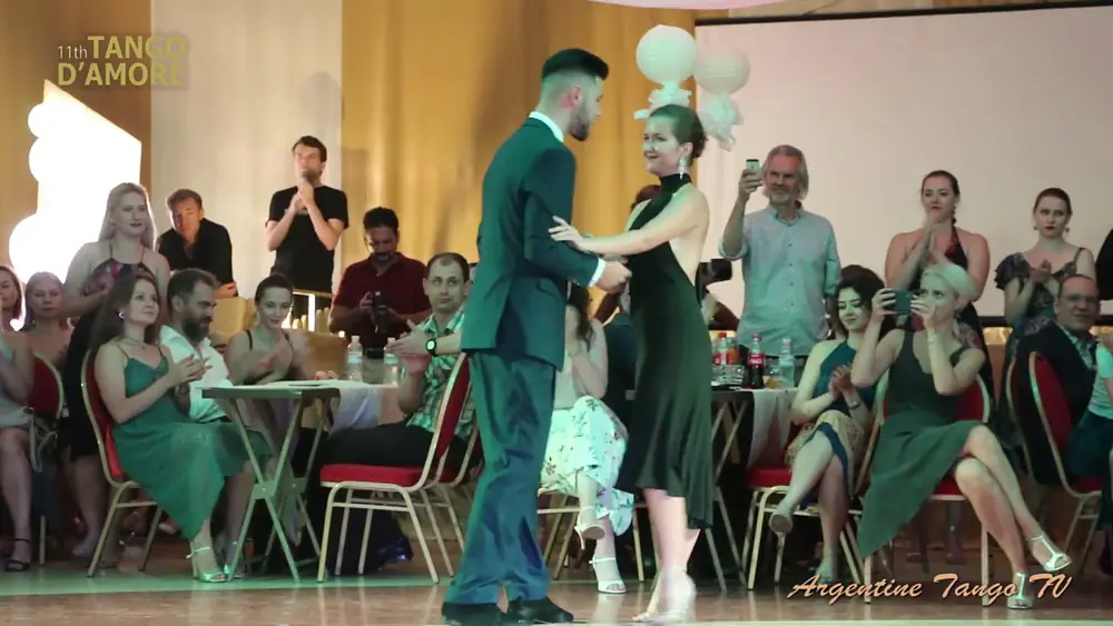 Video thumbnail for Anna Tikhomirova y Sergey Omelyanenko - (2/3) - Tango d'Amore Festival, Odessa 2019 - 26-07-2019