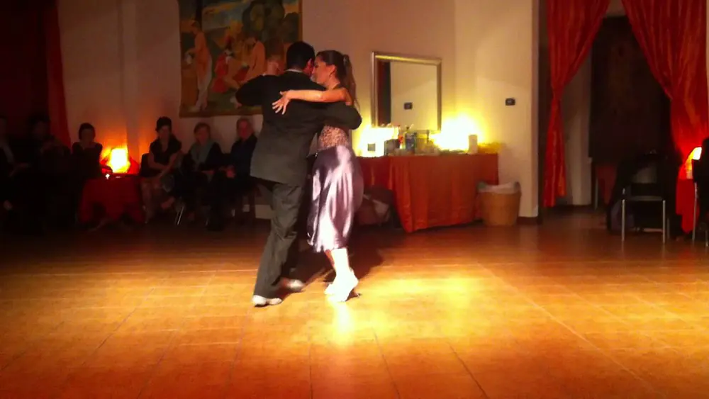Video thumbnail for Malvina Gili y Sebastián Zánchez - Milonga - in Tangueria 2011 (3)