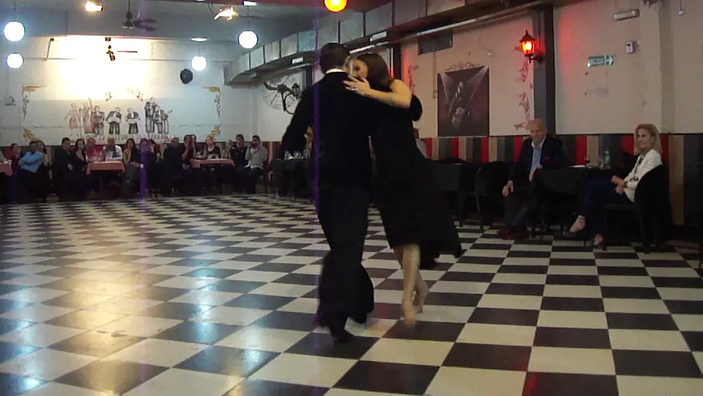 Video thumbnail for Sin Rumbo, bailan Alejandra Armenti y Daniel Juarez, 3-4