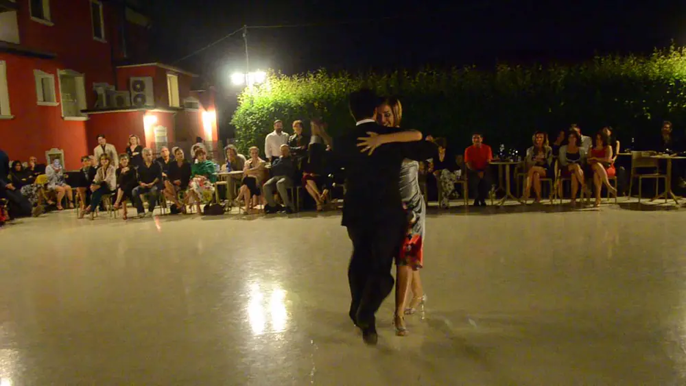 Video thumbnail for Sebastian Zanchez e Malvina Gili @ Milonga La Rotonda 2016 2di3