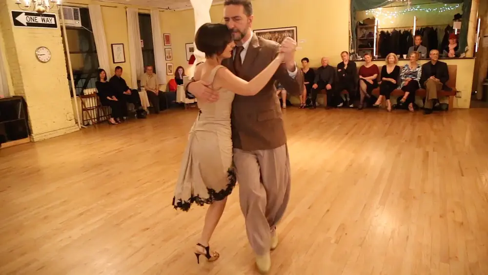 Video thumbnail for Gustavo Benzecry & María Olivera - Vals