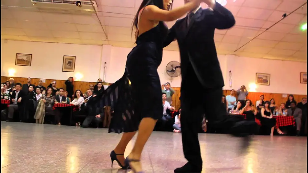 Video thumbnail for MARIA INES BOGADO Y SEBASTIAN JIMENEZ + LOS REYES DEL TANGO EN LA BALDOSA