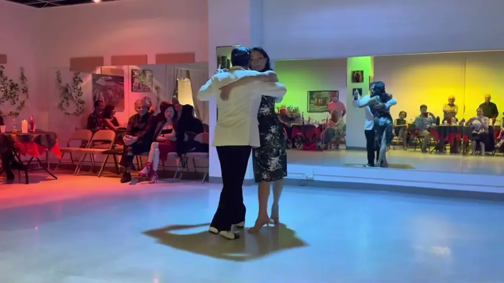 Video thumbnail for Eddy Hernandez & Michelle Lamb, improvising at Milonga El Yeite (1/2)