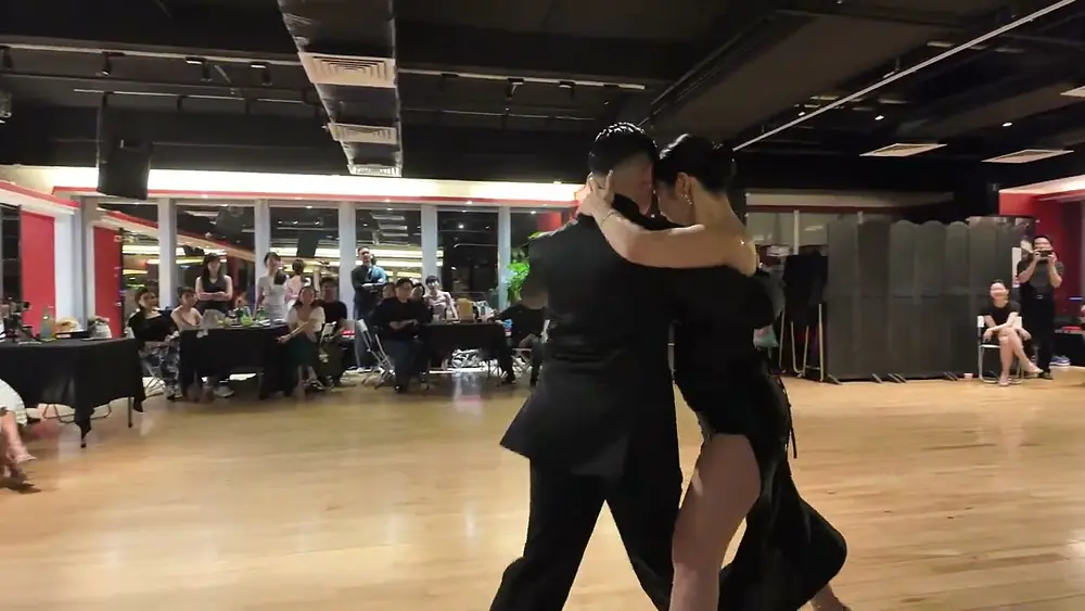 Video thumbnail for Lucio Galvan & Eva 2/3 - Viejo Porton (Rodolfo Biagi) Vals - Hong Kong 2025