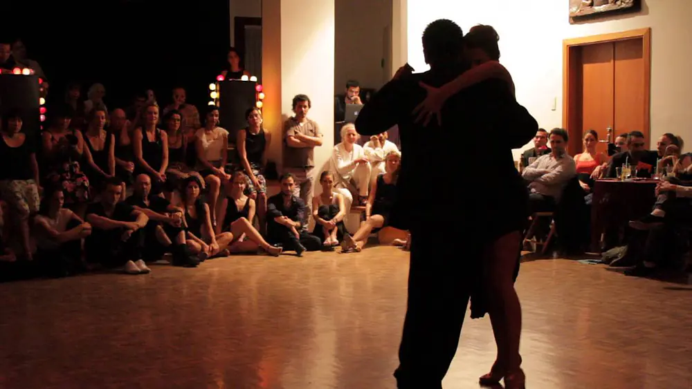 Video thumbnail for Noelia Hurtado y Carlitos Espinosa 1/4 -  Aquelarre tango