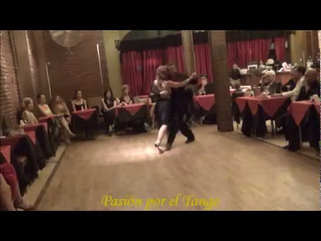 Video thumbnail for LAURA PELLEGRINO y FERNANDO GORDILLO bailando  YO QUIERO CANTAR UN TANGO en la MILONGA LAS MUSAS