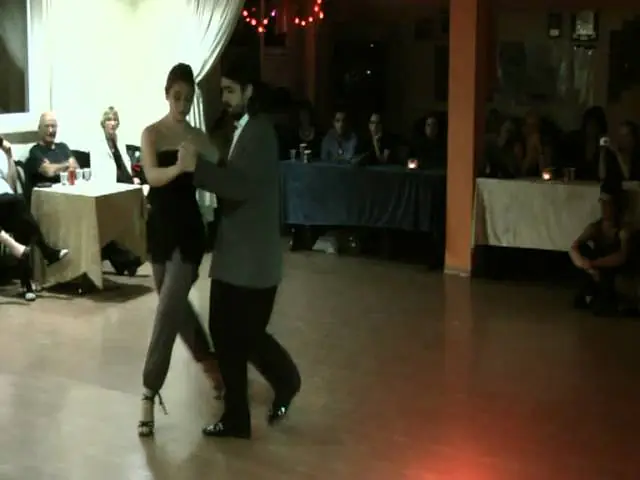 Video thumbnail for Ariadna Naveira & Fernando Sanchez in Jerusalem - Vals (Milonga "Lo de Silvia" 10.11.11).mpg