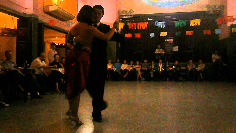 Video thumbnail for Alexa Yepes y Edwin Espinoza en El Motivo Tango, 6/5/13