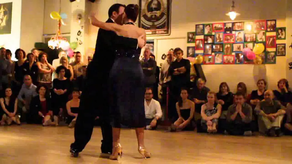 Video thumbnail for Esteban Moreno y Claudia Codega en La Maquina Tanguera - 2