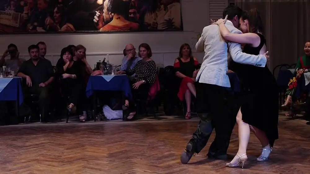 Video thumbnail for Rainier Pereira & Elise Barbot DNI Tango - Salon Canning -3/3