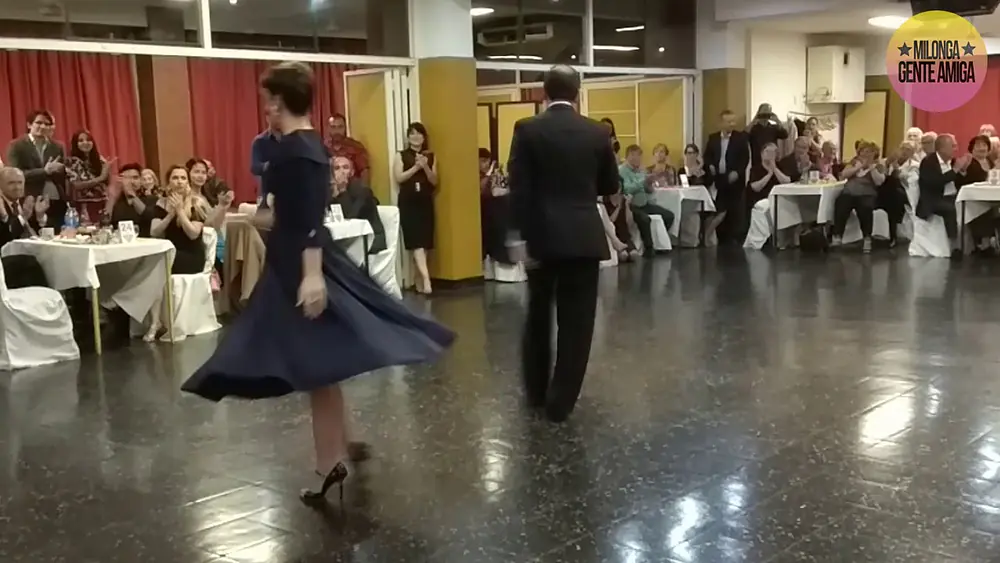 Video thumbnail for Fabian Peralta y Josefina Bermudez Avila en MILONGA GENTE AMIGA - 23 de Febrero de 2020