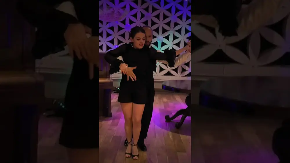 Video thumbnail for Valentina Massari & Leonardo Pankow - Bien Pulenta