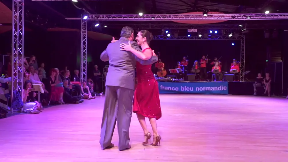 Video thumbnail for 3ème FESTIVAL NORMANDIE TANGO Sandra Messina & Ricardo Calvo MILONGA avec la Juan d'Ari