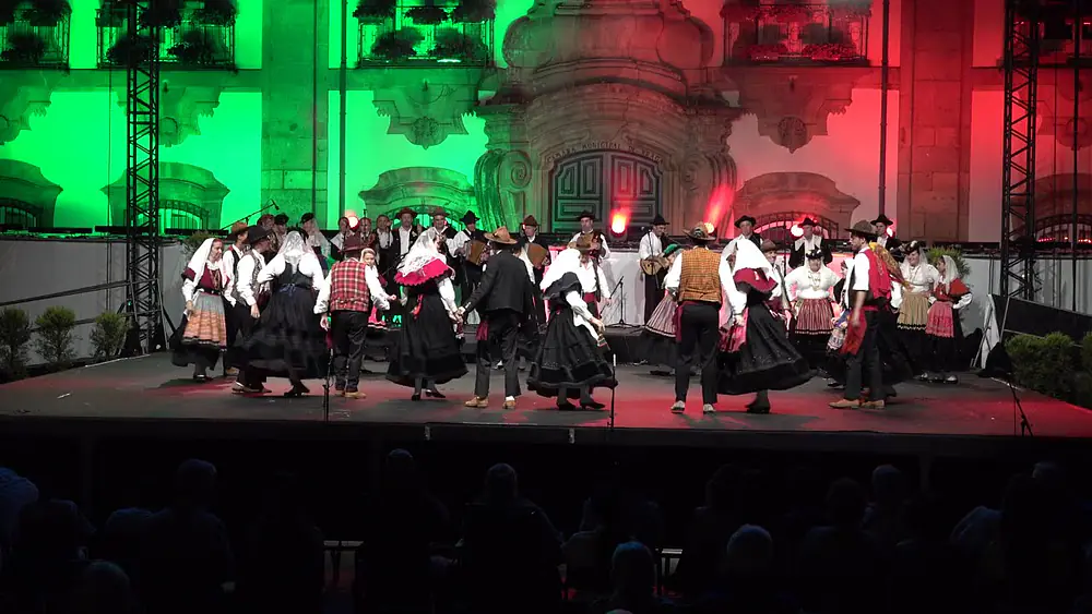 Video thumbnail of Portuguese folk dance: Malhão velho