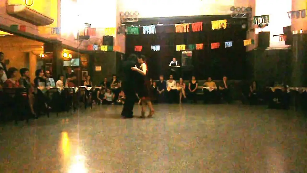 Video thumbnail for Anita Monteagudo y Pablo Retamar en El Motivo Tango, 29/4/13