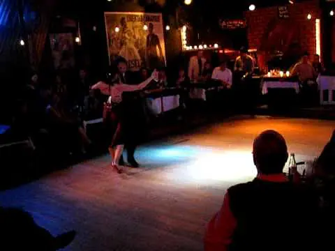 Video thumbnail for Frank Obregón y Jenny Gil en Chile, milonga