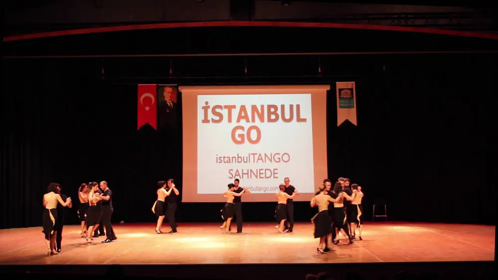 Video thumbnail for istanbulTANGO Kızıltoprak (otra-Eşref & Vanessa Öğrencileri)