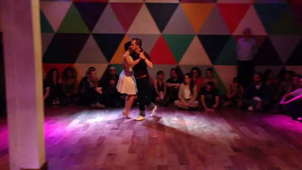 Video thumbnail for Guillermo Cerneaz & Gaby Mataloni - DNI Tango 2016 2/4