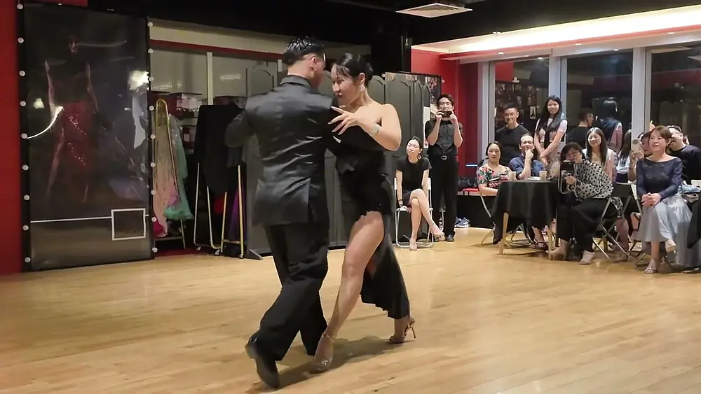 Video thumbnail for Lucio Galvan & Eva 3/3 - El Tigre Millan (Juan D'Arienzo) Tango -  Hong Kong 2025
