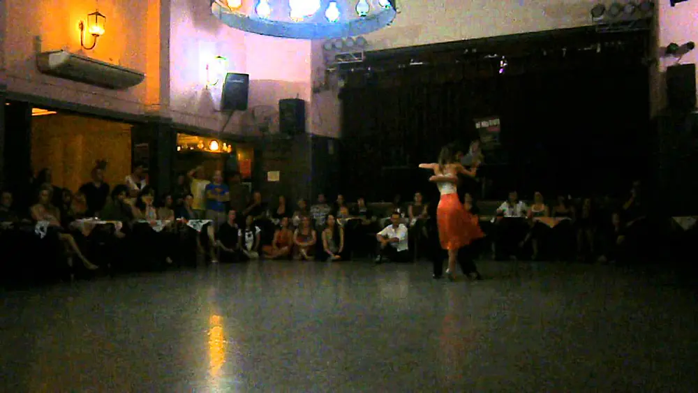 Video thumbnail for Cecilia Garcia y Serkan Gokcesu en El Motivo Tango 25/2/13