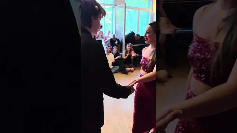 Video thumbnail for Mateo Grahl spielt live mit seiner Gitarre für Ornella Simonetto , Juan David Vargas 13.07.2025