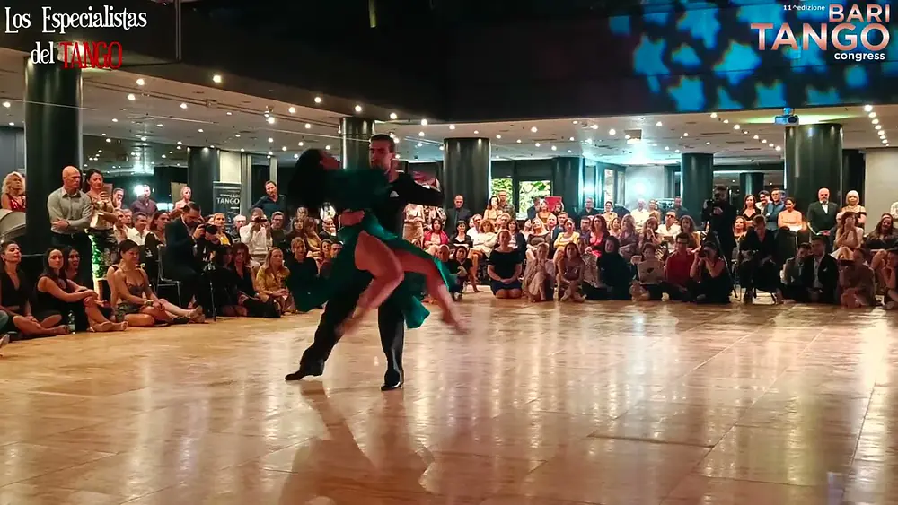 Video thumbnail for Gioia Abballe y Simone Facchini @ Bari Tango Congress 2023_3/3