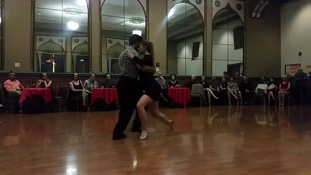 Video thumbnail for Sol Gabis y Agustín Rojas, Milonga Epoca 2018.05.05 tango 2