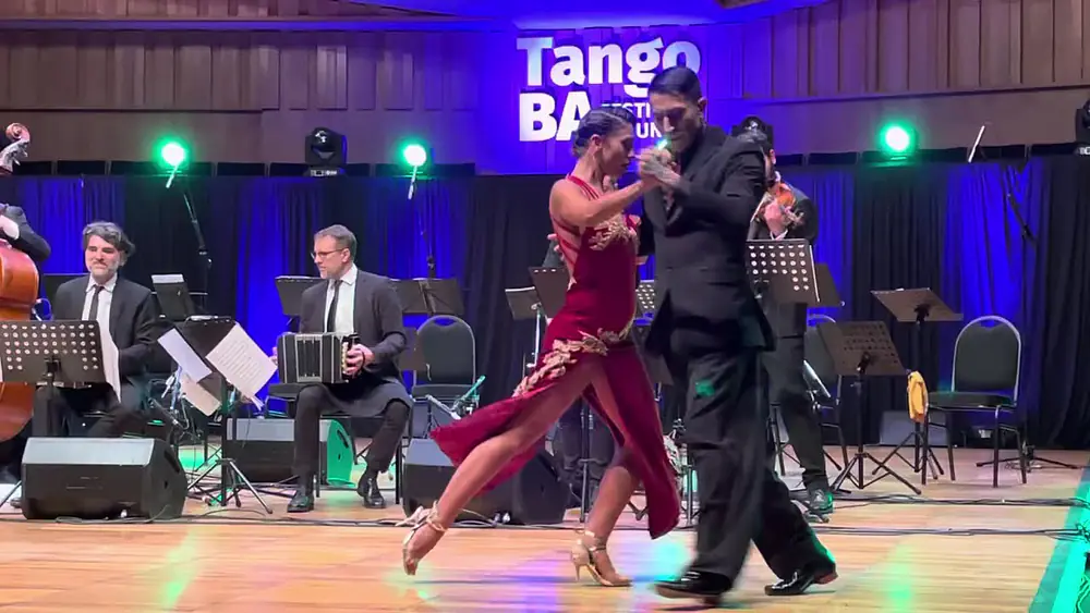 Video thumbnail for Tango BA Festival y Mundial Concierto de Apertura Bailan Julian Sánchez y Bruna Estellita 14August24