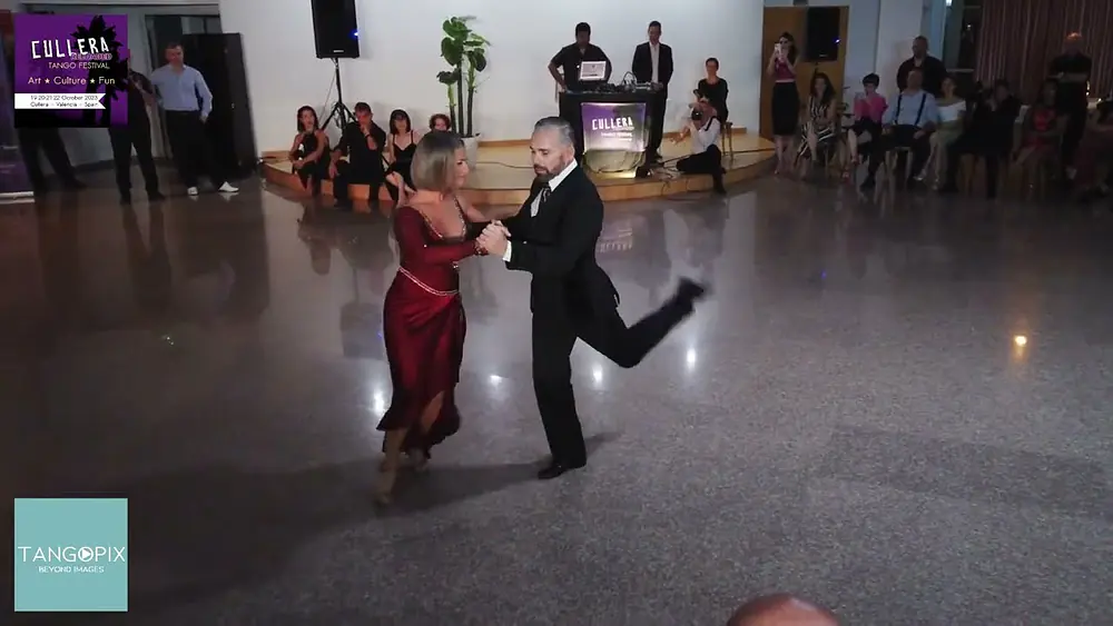 Video thumbnail for Julia Urruty & Claudio González dance Orquesta Típica Misteriosa Buenos aires - Quien Sos (full)