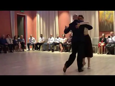 Video thumbnail for Elise Roulin y Toni Kastelan - Bar Exposicion - Carlos Di Sarli