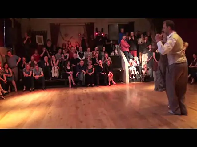 Video thumbnail for Susanne Opitz & Rafael Busch tanzen Tango-Vals  "Violetas / Castillo "in Münster