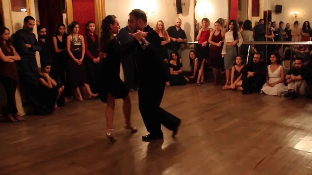 Video thumbnail for Utku KÜLEY & İris Başak DOĞDU, Tangoist Stüdyo Milongası, 22-11-2015, 2/4