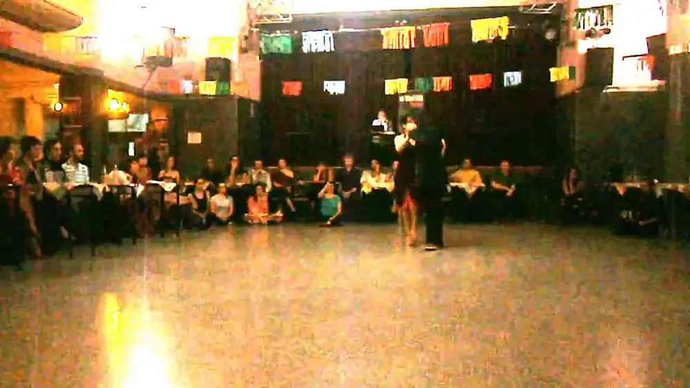 Video thumbnail for Anita Monteagudo y Pablo Retamar en El Motivo Tango, 29/4/13
