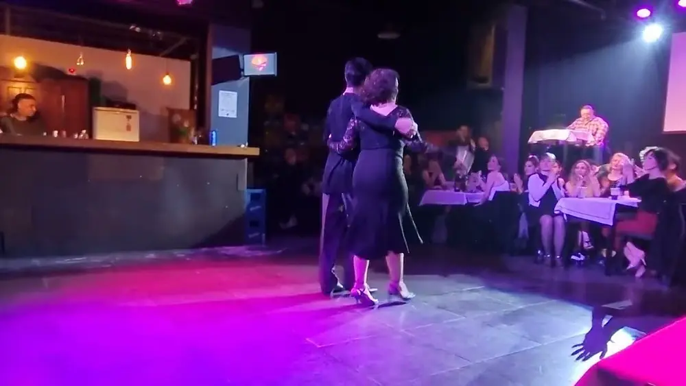 Video thumbnail for Corina de la Rosa y Ale Andrian 4/4