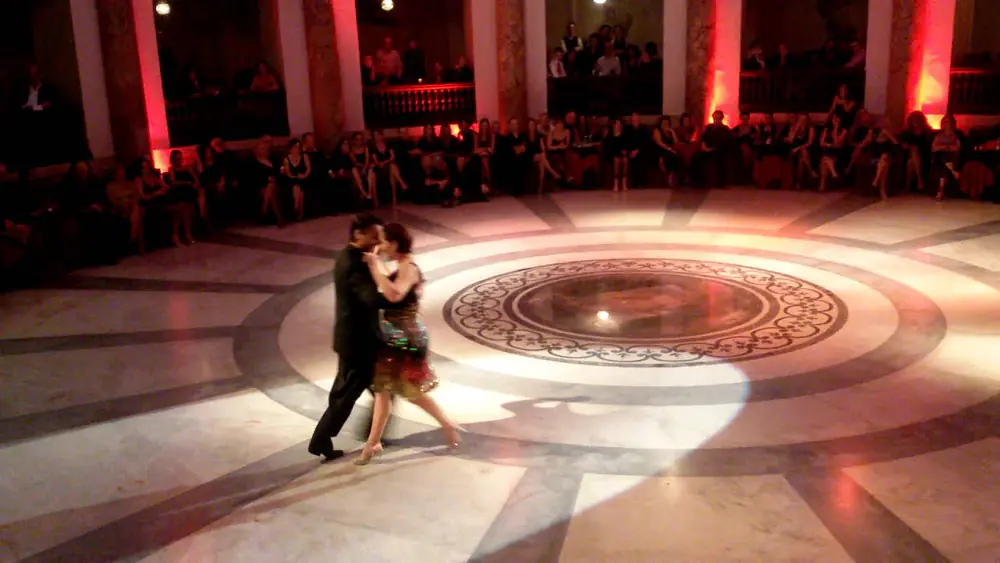 Video thumbnail for Giuseppe Bianchi e Sabina Cipolla - Munyinga - Salone Margherita - Napoli - 5 dicembre 2015