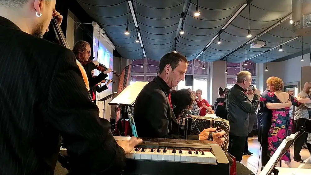 Video thumbnail for La Juan D'arienzo con Fernando Rodas - Sequía - Stockholm 22