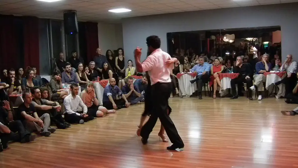 Video thumbnail for Esibizione di Julio Alvarez e Yailet Suarez al Winter Tango Napoli Milonga Portena