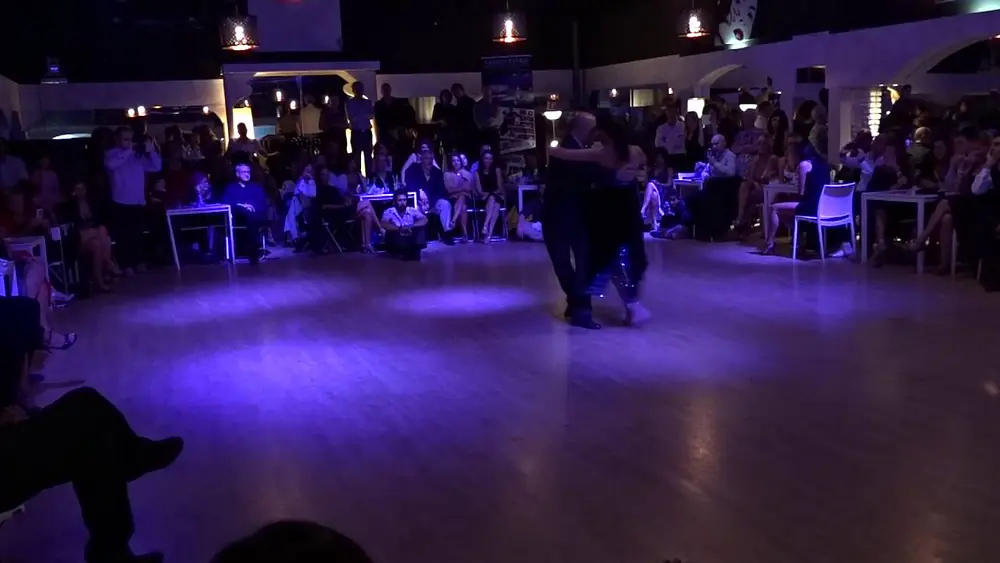 Video thumbnail for Diego Benavidez e Natasha Agudelo - Milonga del Barrio (Roma) (1/4)