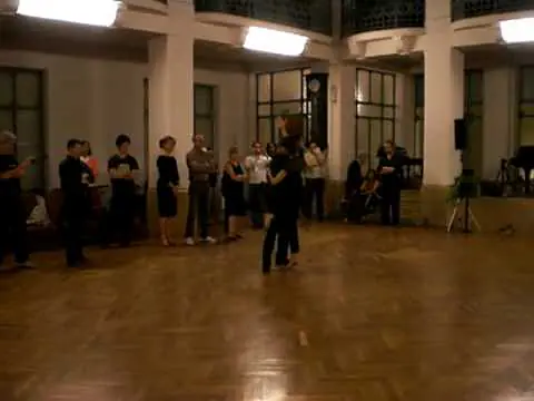 Video thumbnail for OSVALDO ZOTTO y GISELE AVANZI  Workshop :  Vuelta y Cambio de frente en Circolo Filologico Milanese